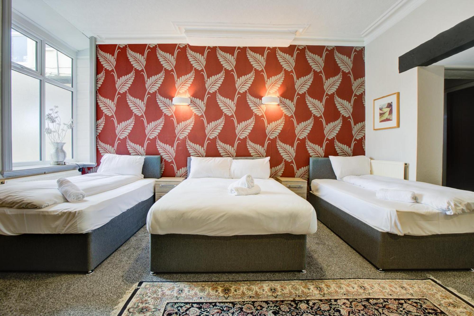 The Sandringham Court & Welcoming Large And Small Groups For 15 Years Hotel 3*