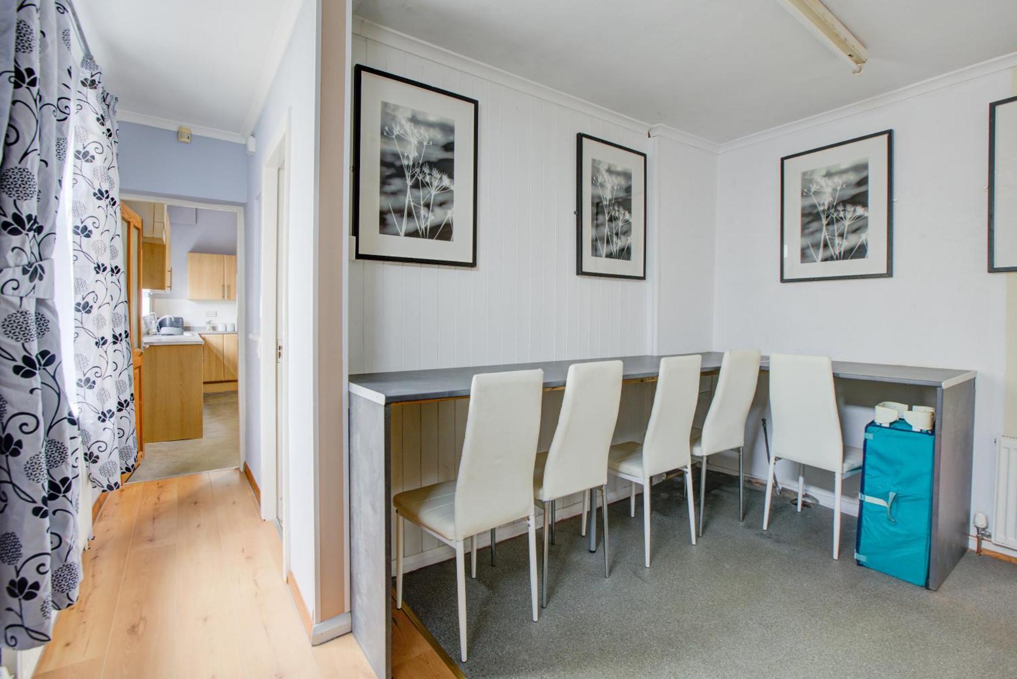 Hotel The Sandringham Court & Welcoming Large And Small Groups For 15 Years