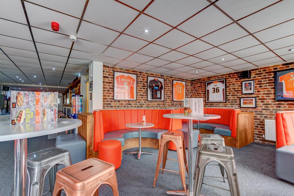 Hotel The Sandringham Court & Welcoming Large And Small Groups For 15 Years