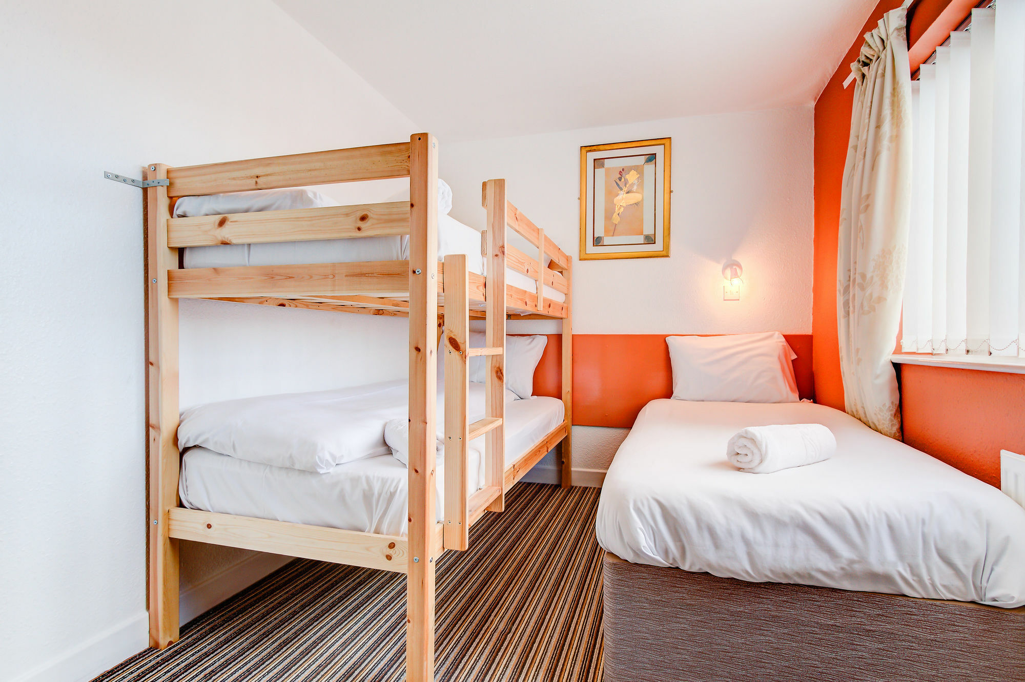 The Sandringham Court & Welcoming Large And Small Groups For 15 Years Hotel 3*