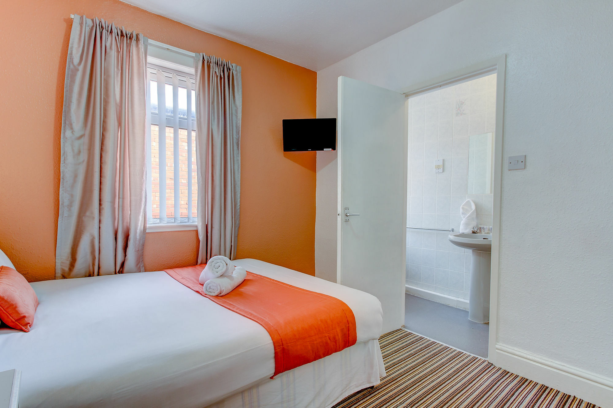 Hotel The Sandringham Court & Welcoming Large And Small Groups For 15 Years Blackpool