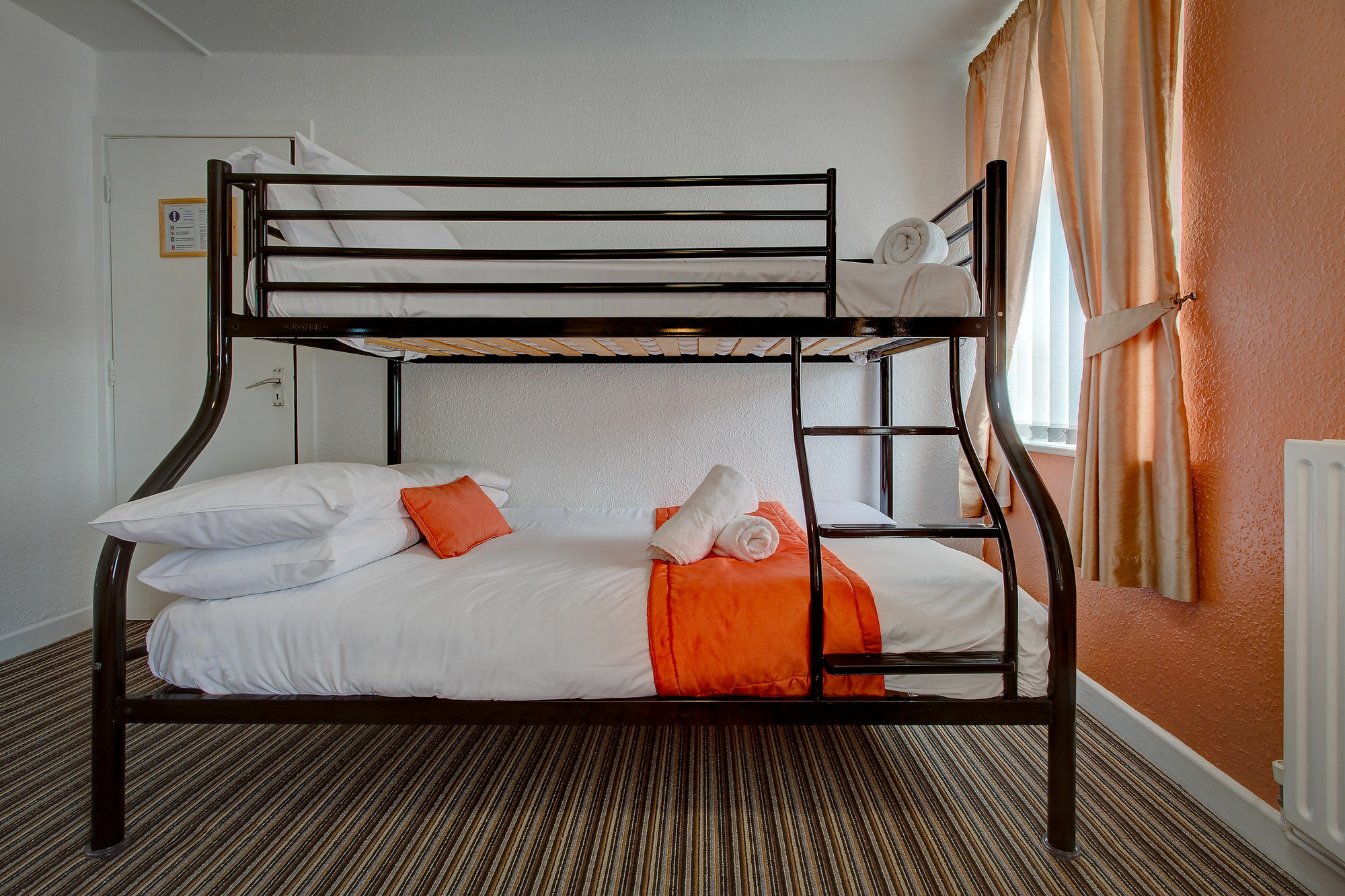 Hotel The Sandringham Court & Welcoming Large And Small Groups For 15 Years 3*