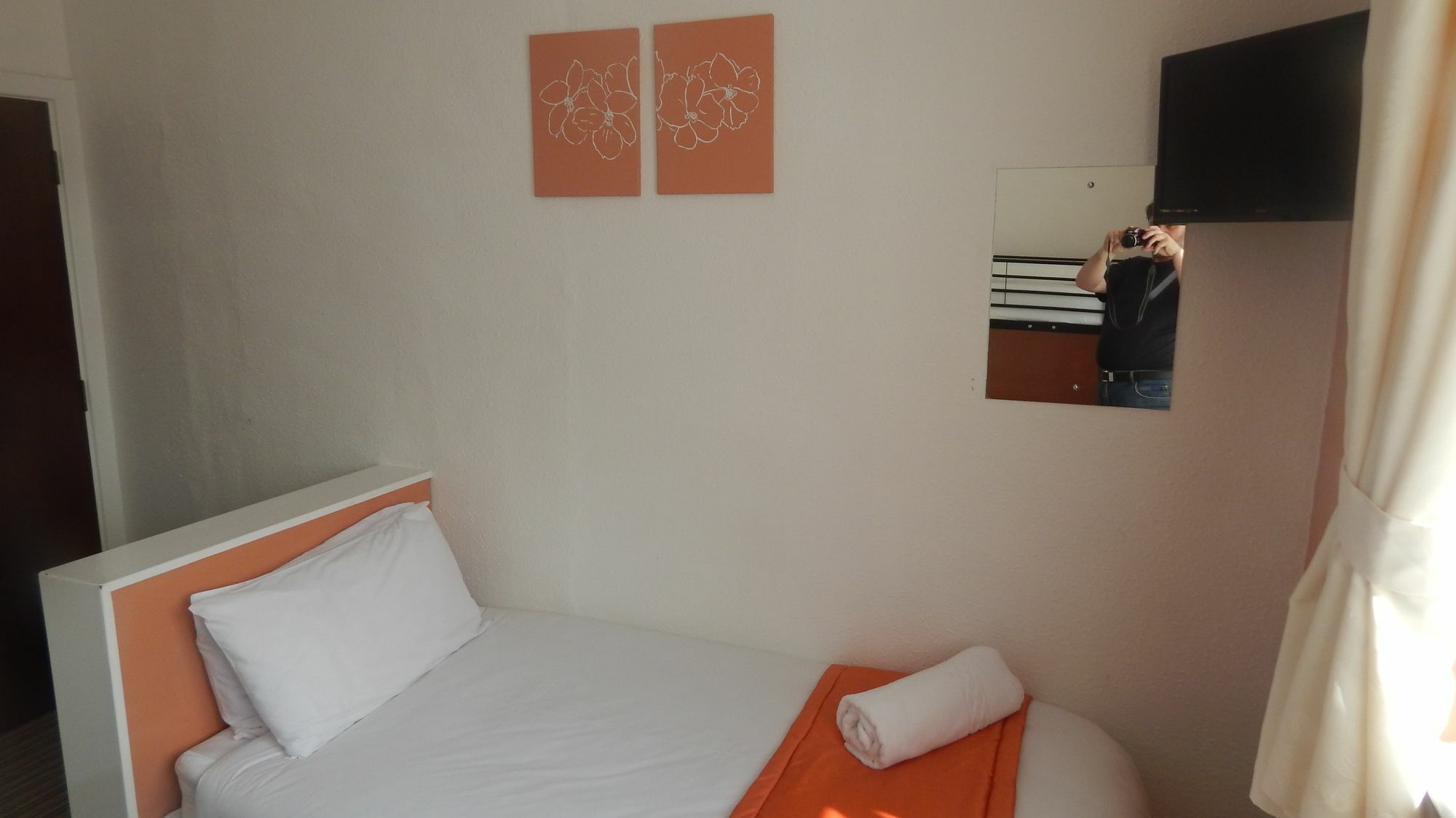 The Sandringham Court & Welcoming Large And Small Groups For 15 Years 3*