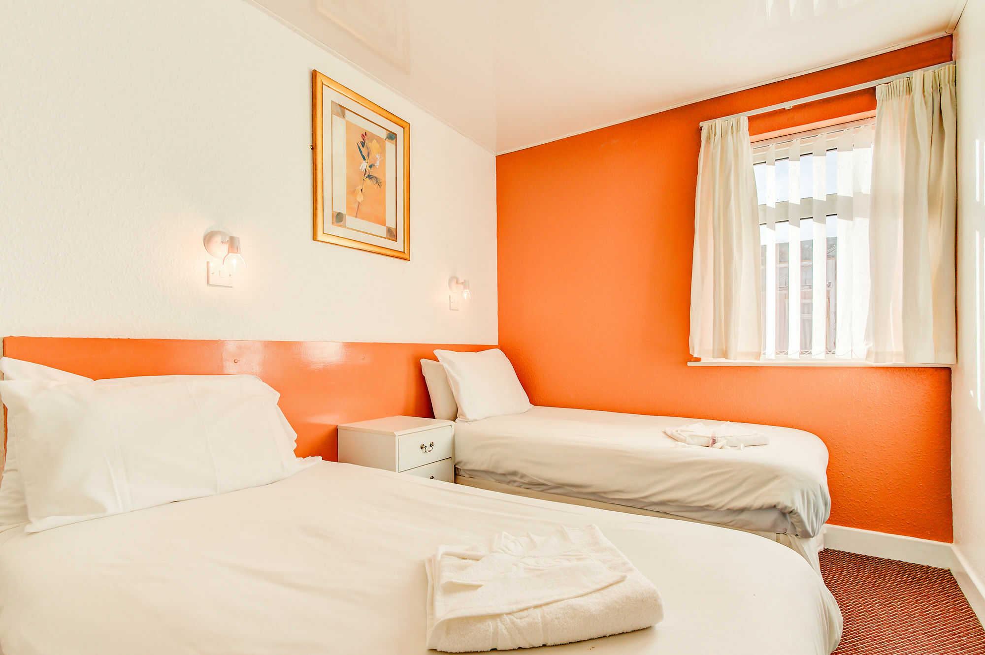 Hotel The Sandringham Court & Welcoming Large And Small Groups For 15 Years 3*