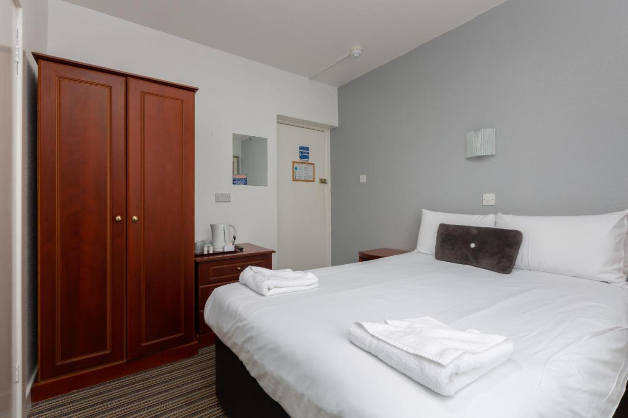 The Sandringham Court & Welcoming Large And Small Groups For 15 Years Hotel